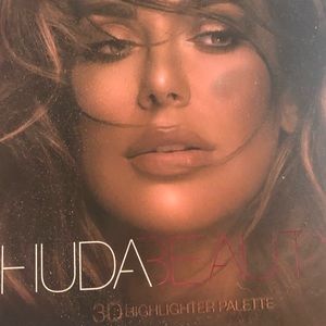 HUDA 3D Highlighter Palette